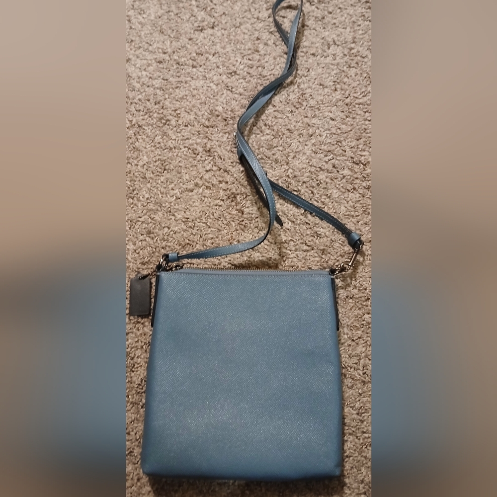 Coach Robin’s Egg Blue Crossbody w/ Heart Appliqué – Gunmetal HW – NWOT - Picture 6 of 11